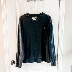 Volcom Black V Neck Asymmetrical Hem Graphic Logo Long Sleeve Sweater XL